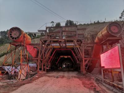 重庆项目九家咀隧道顺利贯通